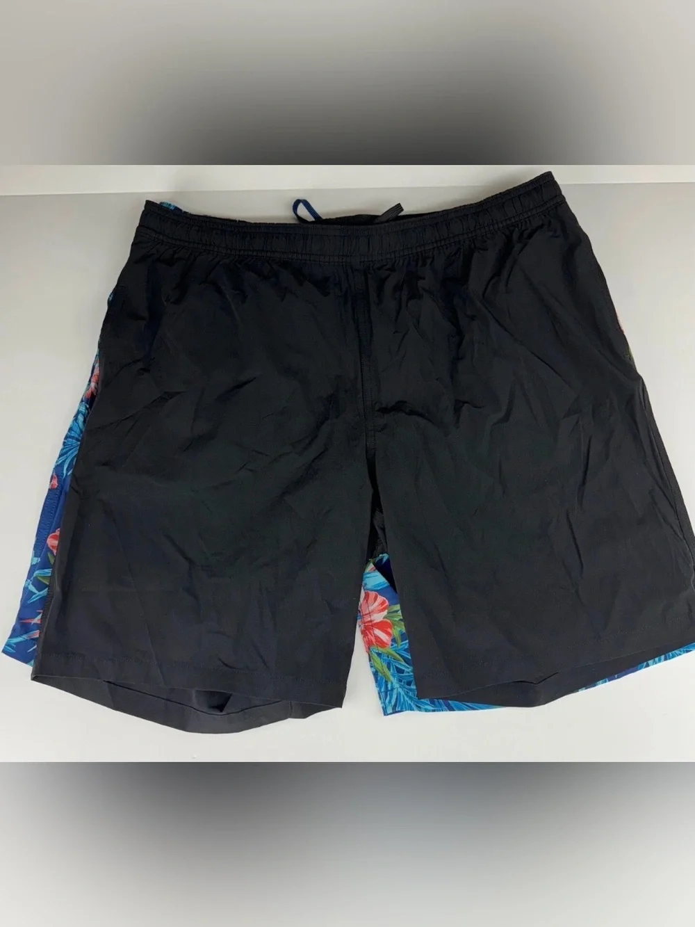 Kirkland Signature Men's Lined Stretch 2 Swim Trunks Tropical / Black Size XL